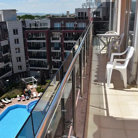 Aparthotel Persey Holiday 3*